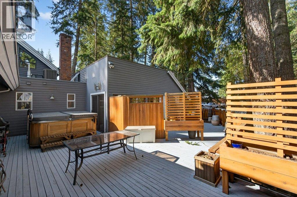 2530 4 Avenue NE, Salmon Arm