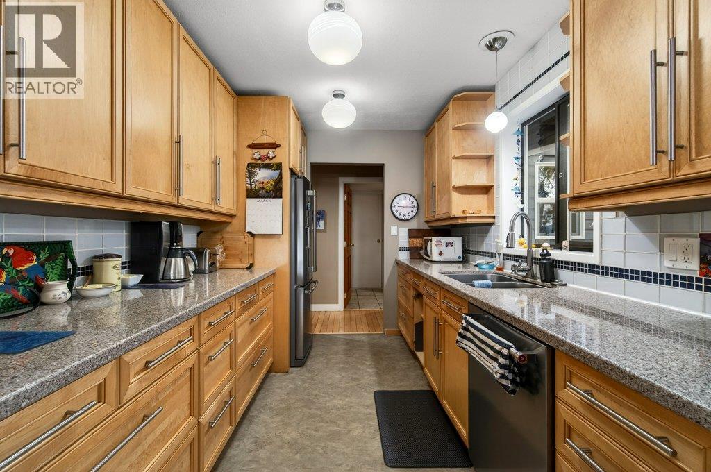 2530 4 Avenue NE, Salmon Arm