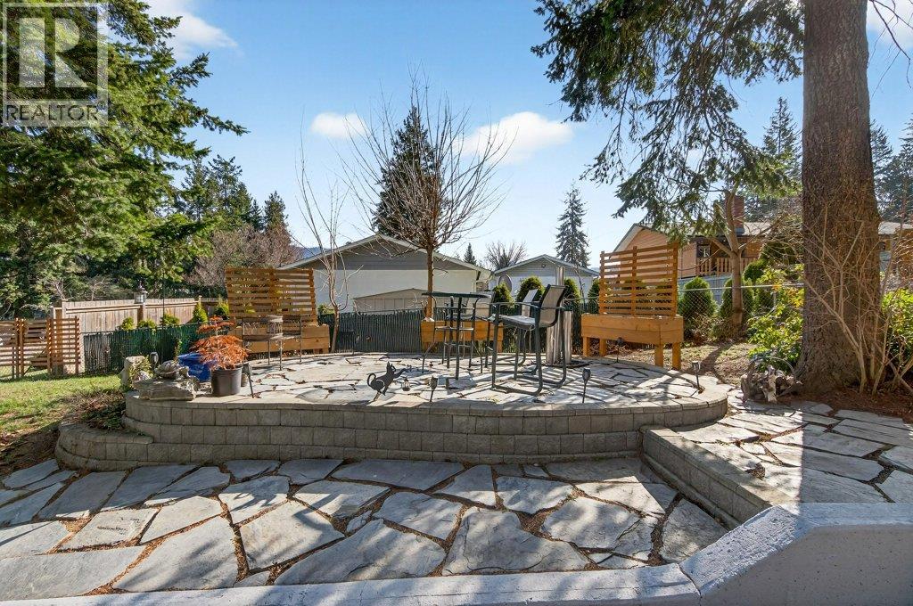 2530 4 Avenue NE, Salmon Arm