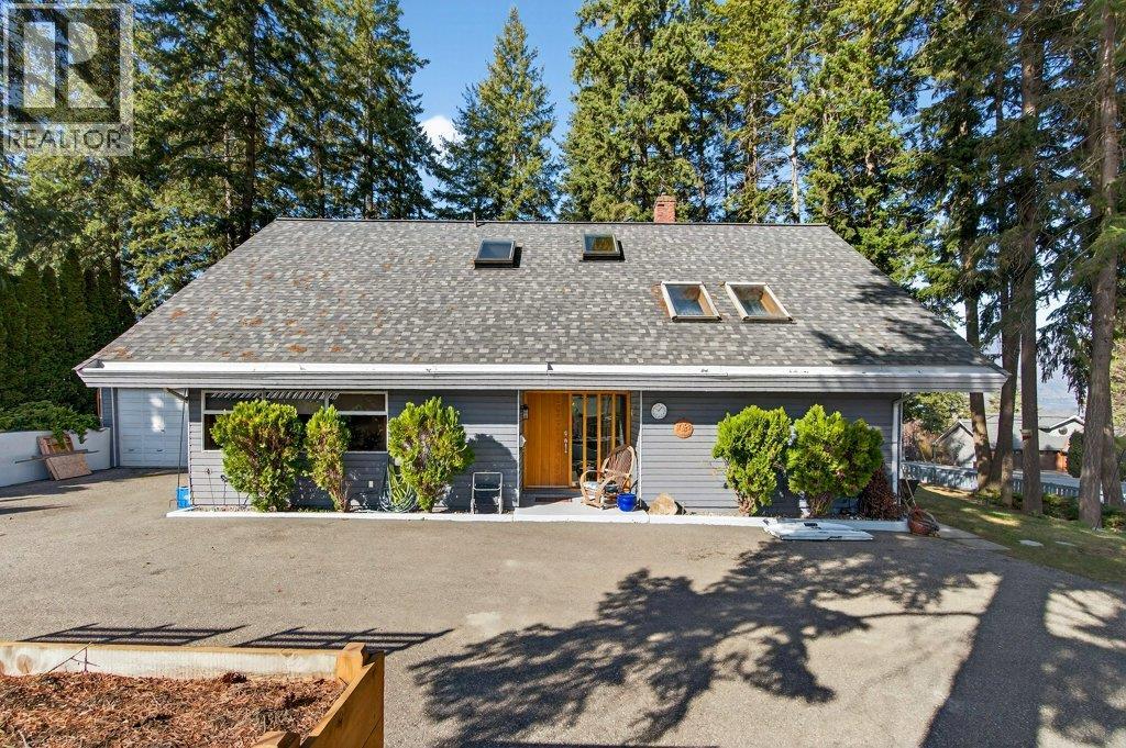 2530 4 Avenue NE, Salmon Arm