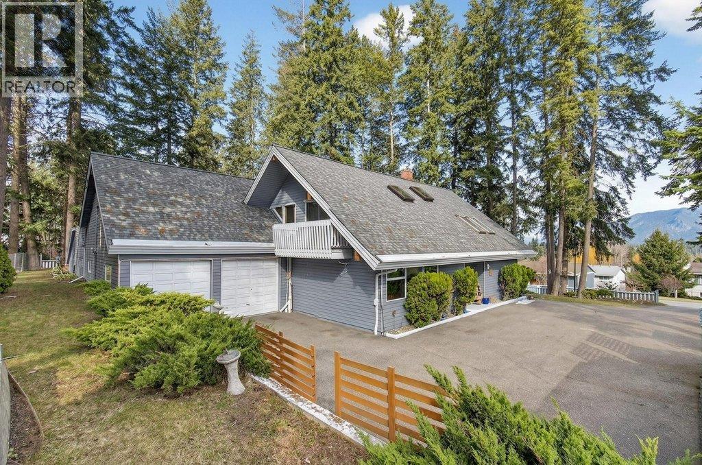 2530 4 Avenue NE, Salmon Arm