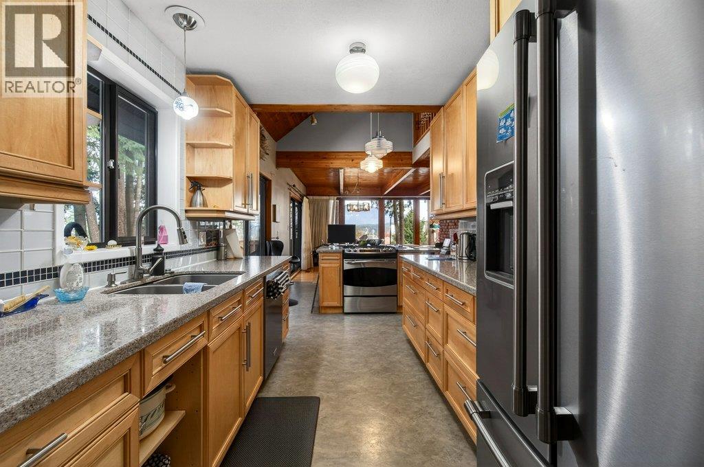 2530 4 Avenue NE, Salmon Arm