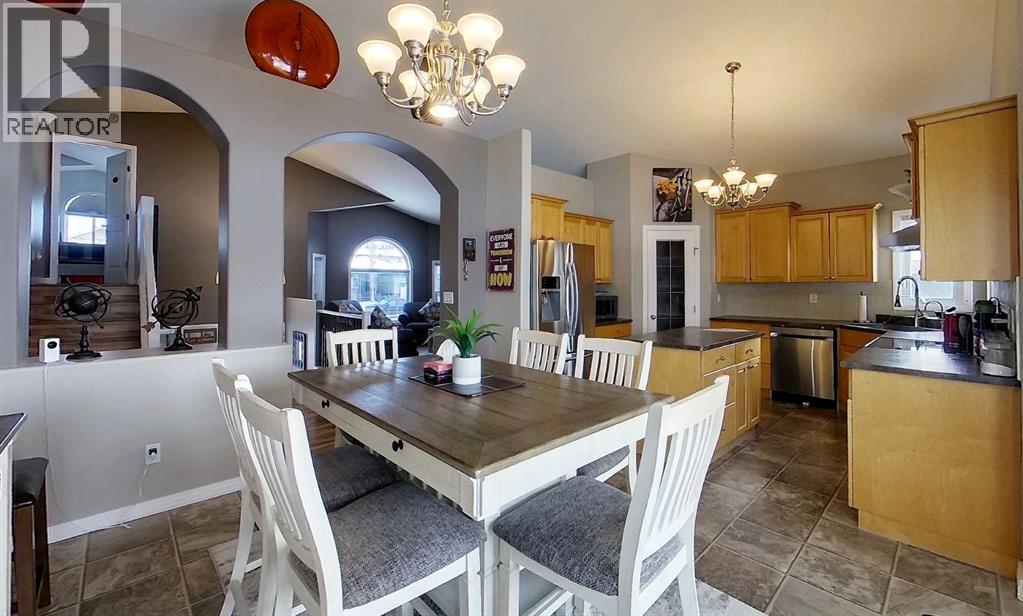 4119 16 AVENUE NE - 11