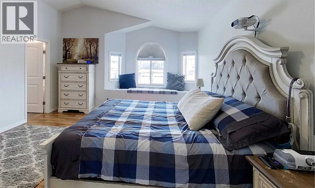 4119 16 AVENUE NE - 20