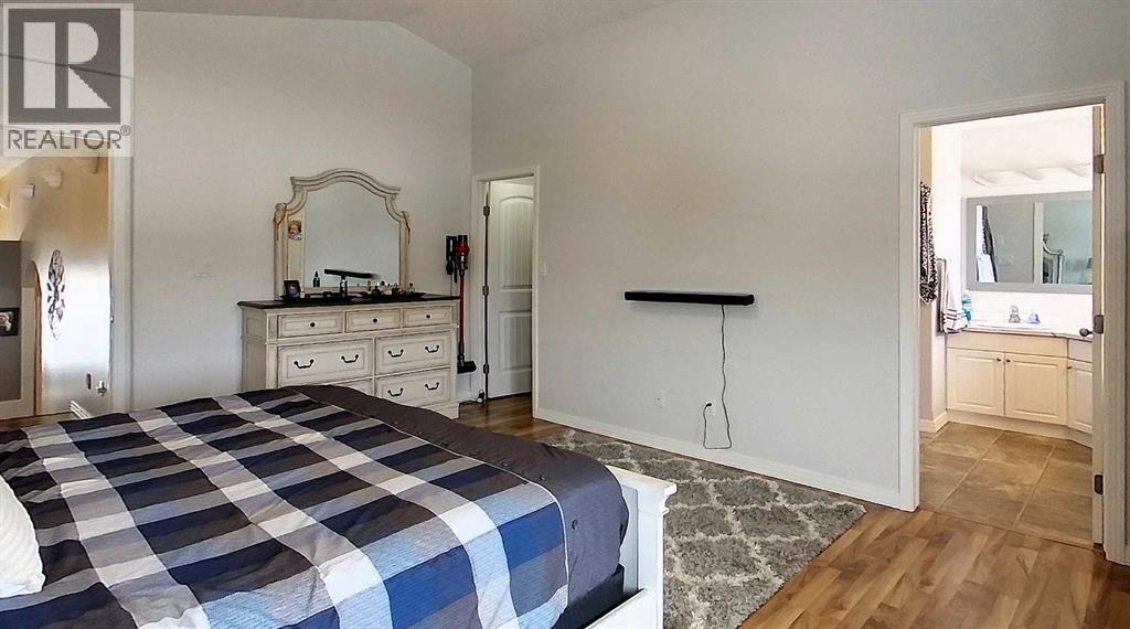 4119 16 AVENUE NE - 21