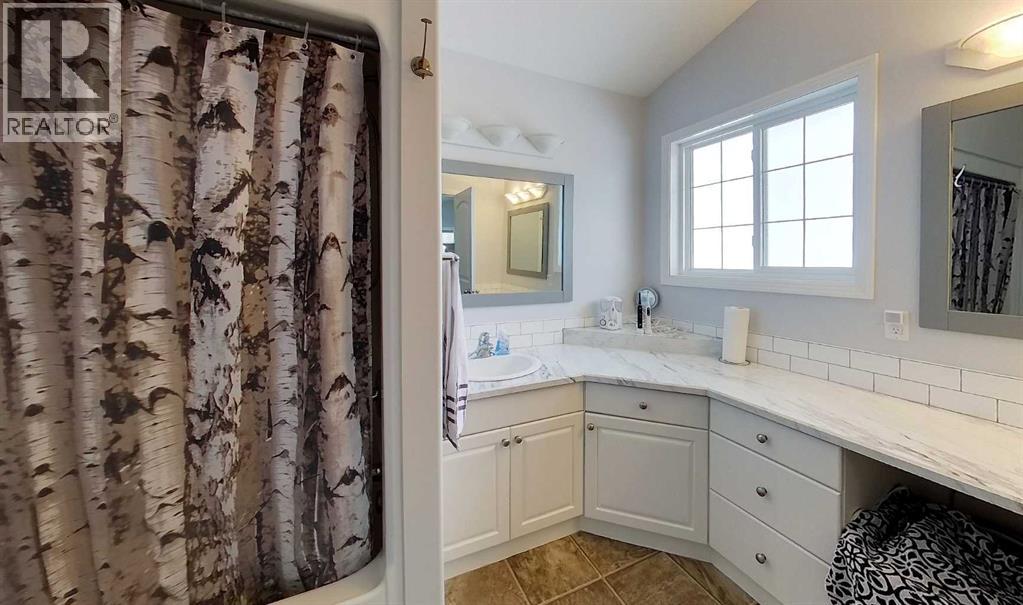 4119 16 AVENUE NE - 23