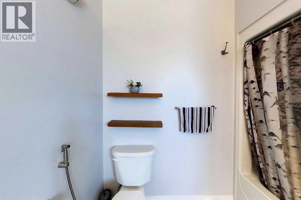 4119 16 AVENUE NE - 24