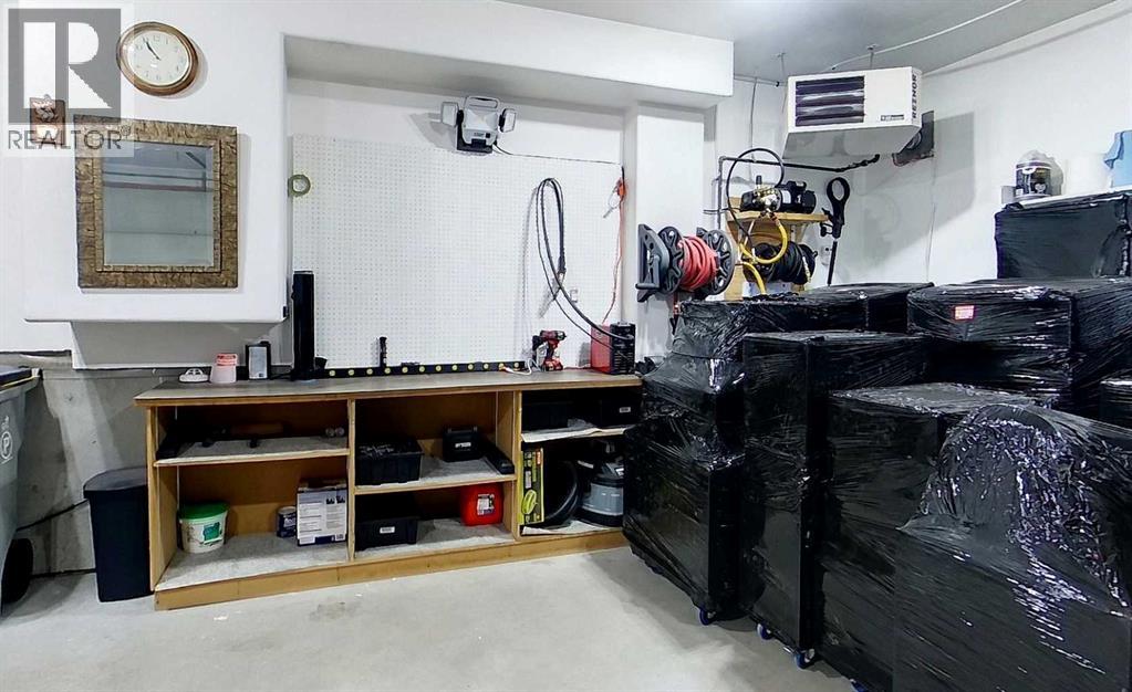 4119 16 AVENUE NE - 32