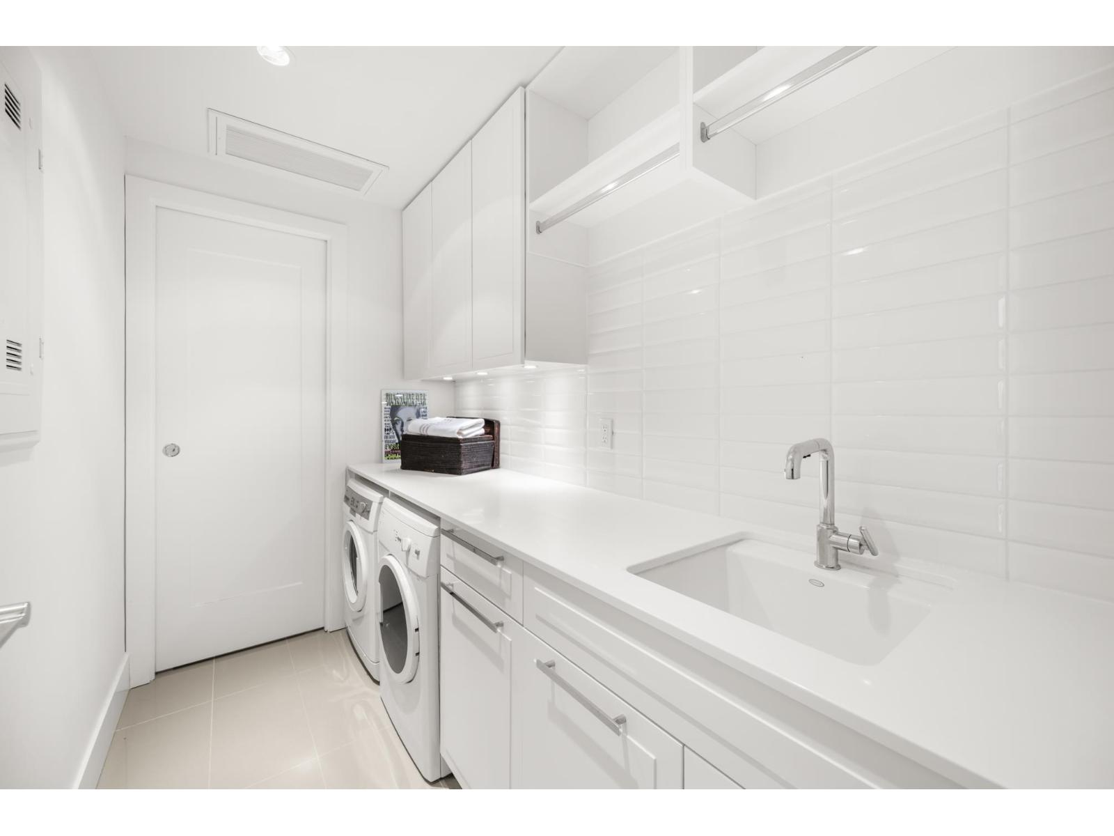 407 1501 VIDAL STREET, White Rock