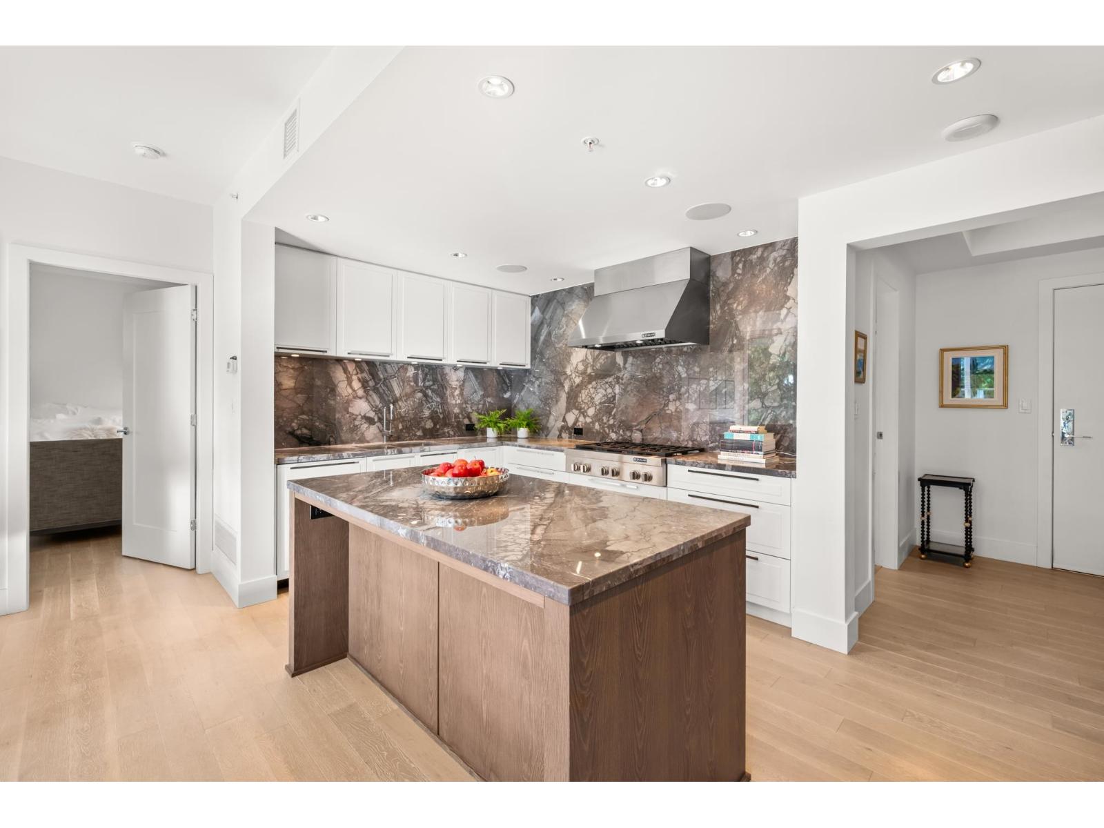 407 1501 VIDAL STREET, White Rock