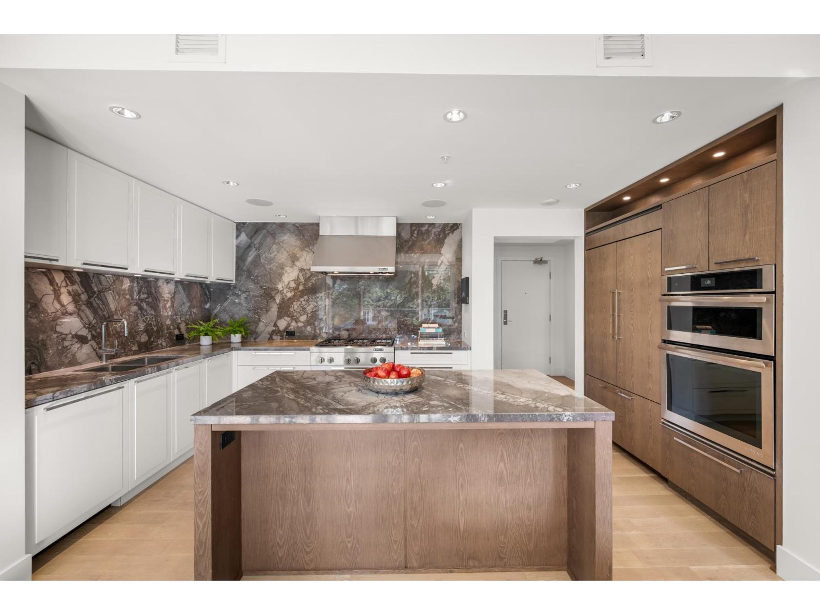 407 1501 VIDAL STREET, White Rock