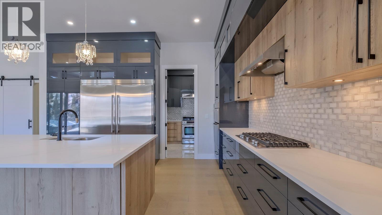 937 Royal Troon Lane, Kelowna