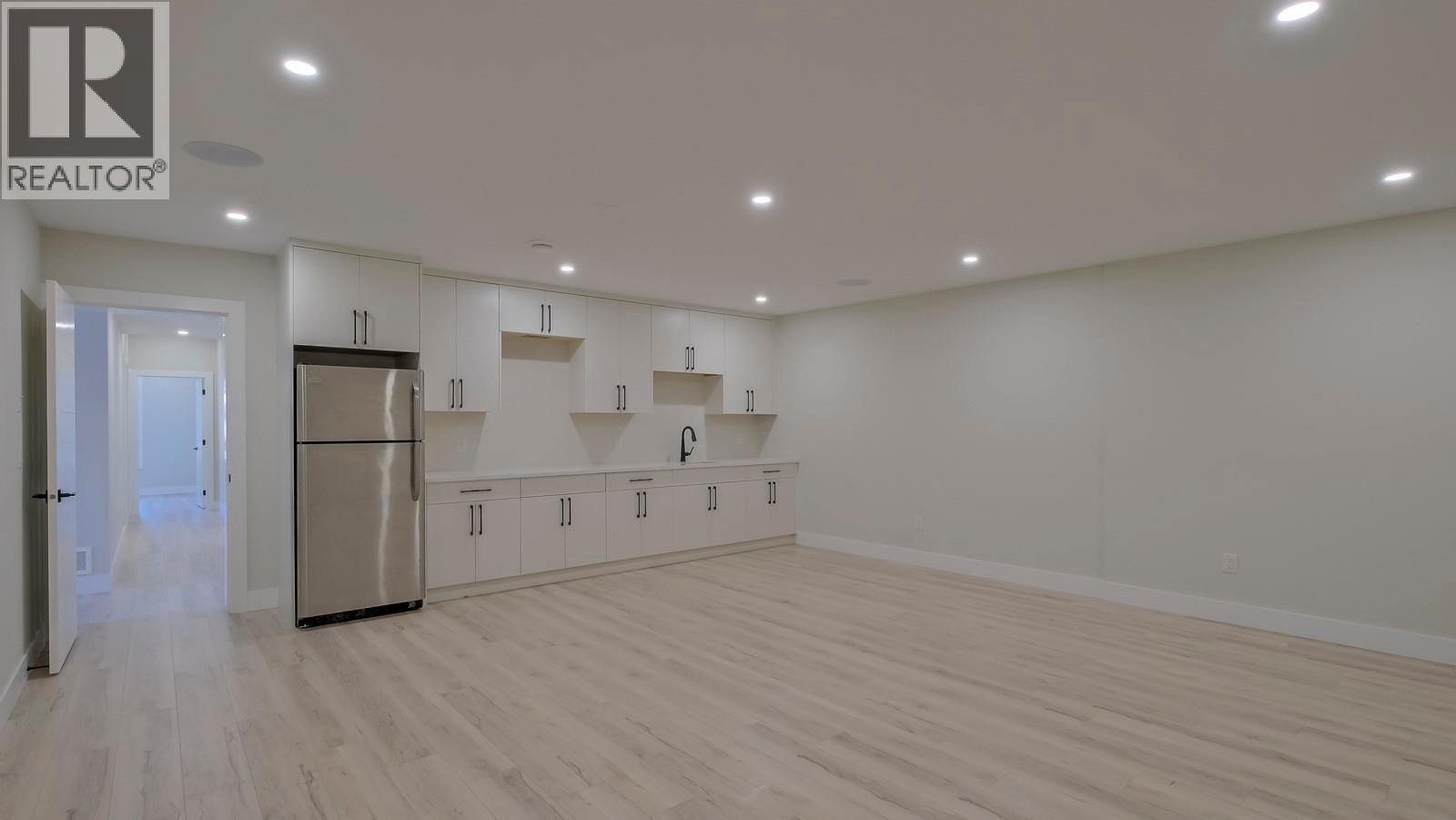 937 Royal Troon Lane, Kelowna