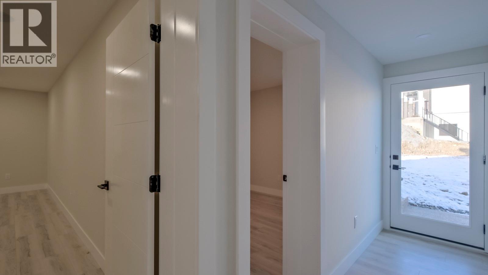 937 Royal Troon Lane, Kelowna