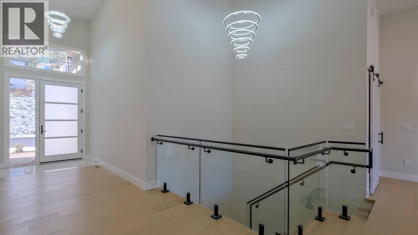 937 Royal Troon Lane, Kelowna