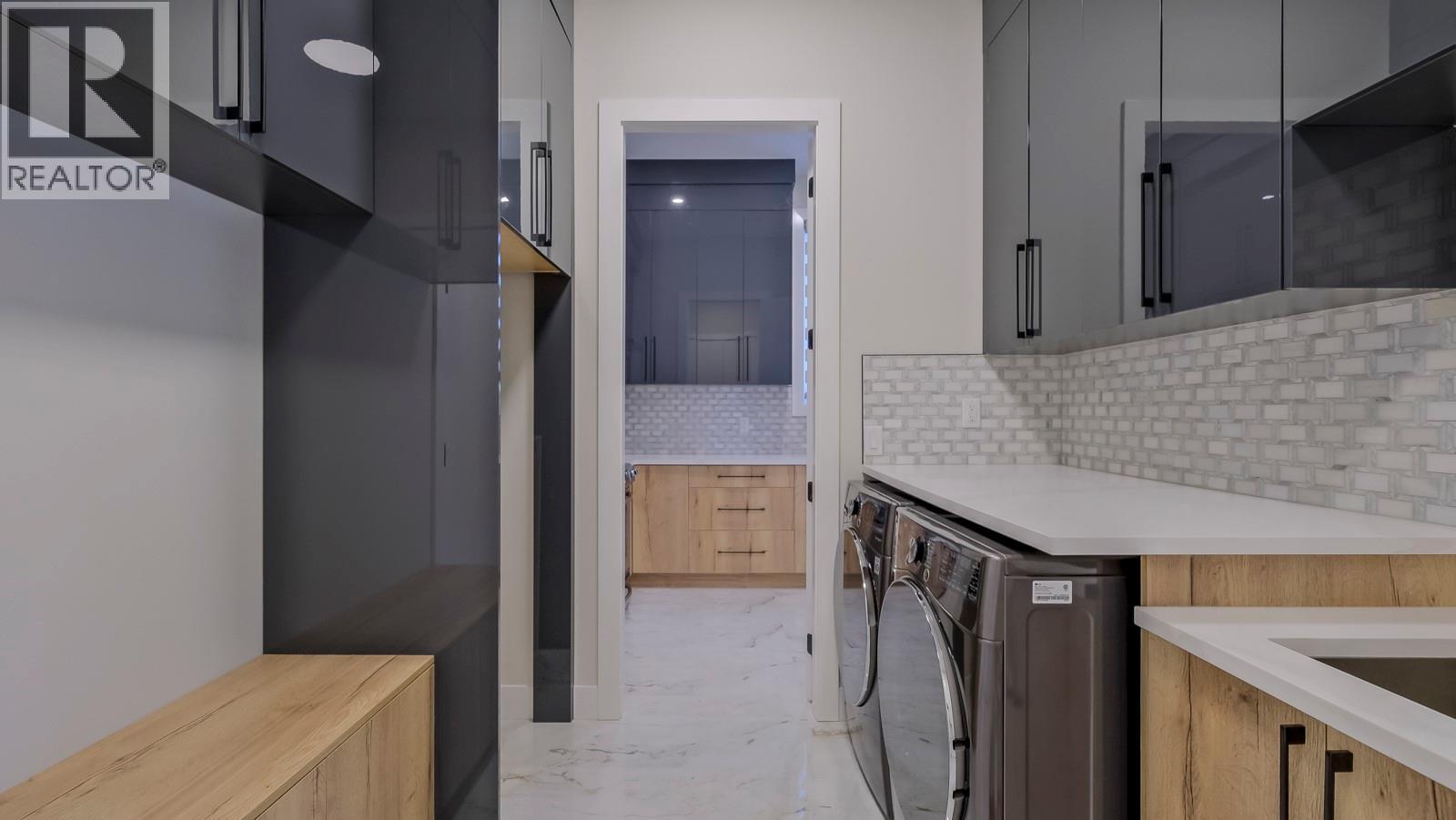 937 Royal Troon Lane, Kelowna