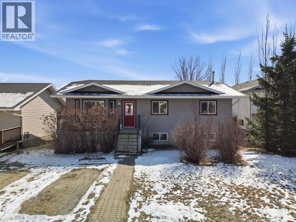 531 PIONEER DRIVE W - Image 2