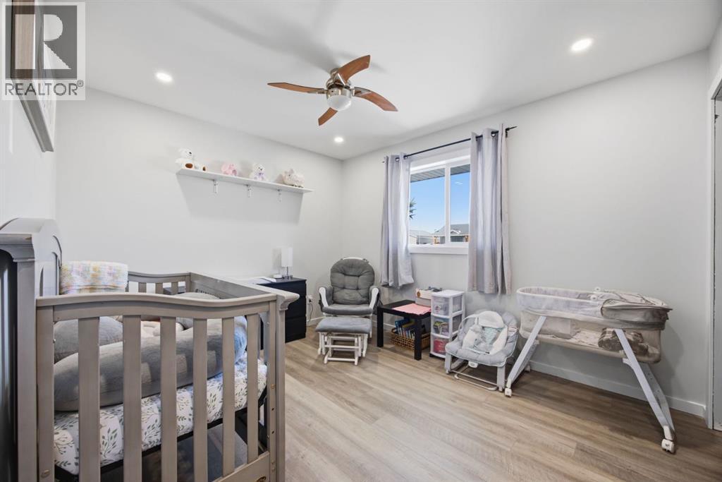 531 PIONEER DRIVE W - 21