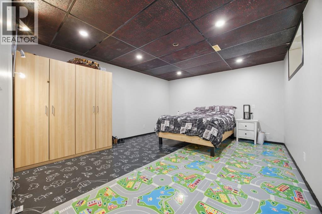 531 PIONEER DRIVE W - 28