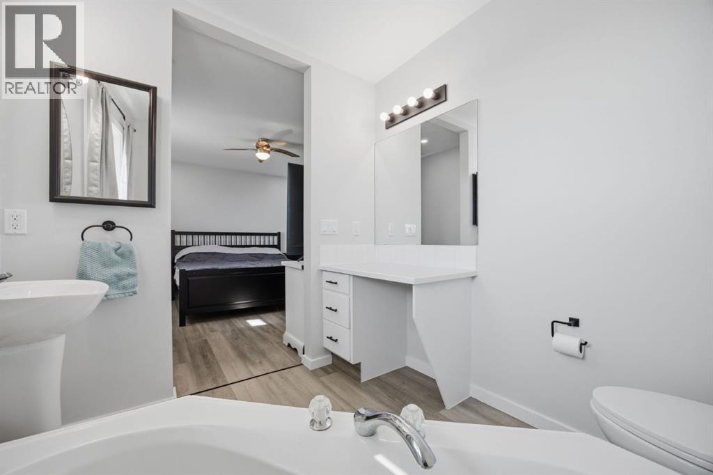 531 PIONEER DRIVE W - 31