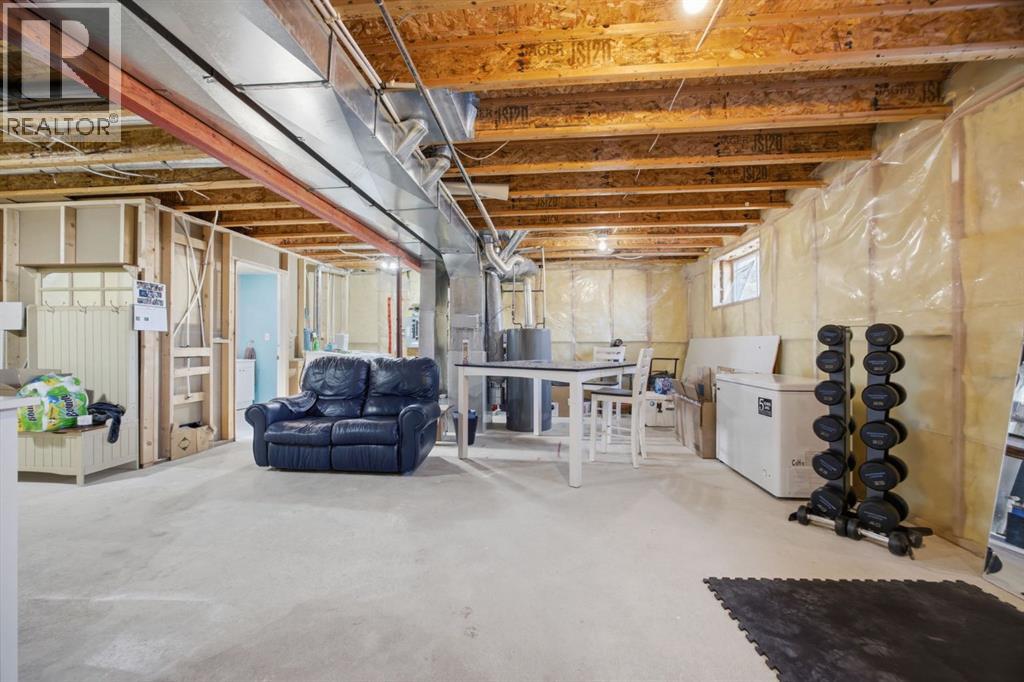 531 PIONEER DRIVE W - 37