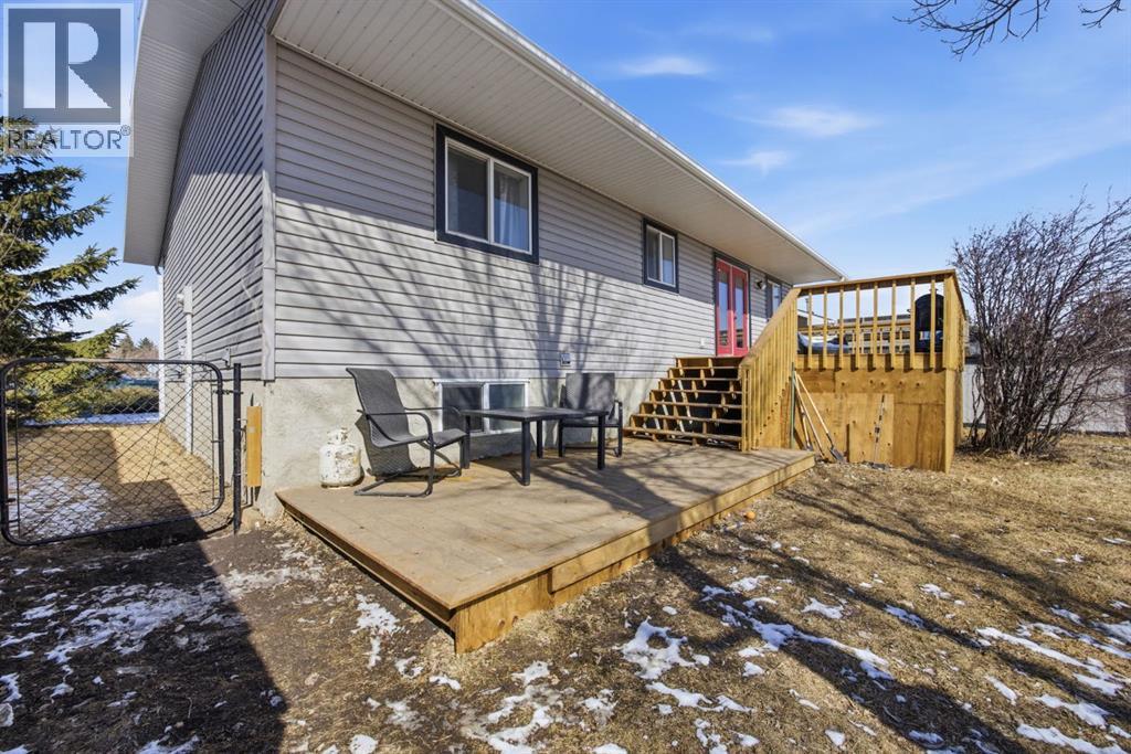 531 PIONEER DRIVE W - 42