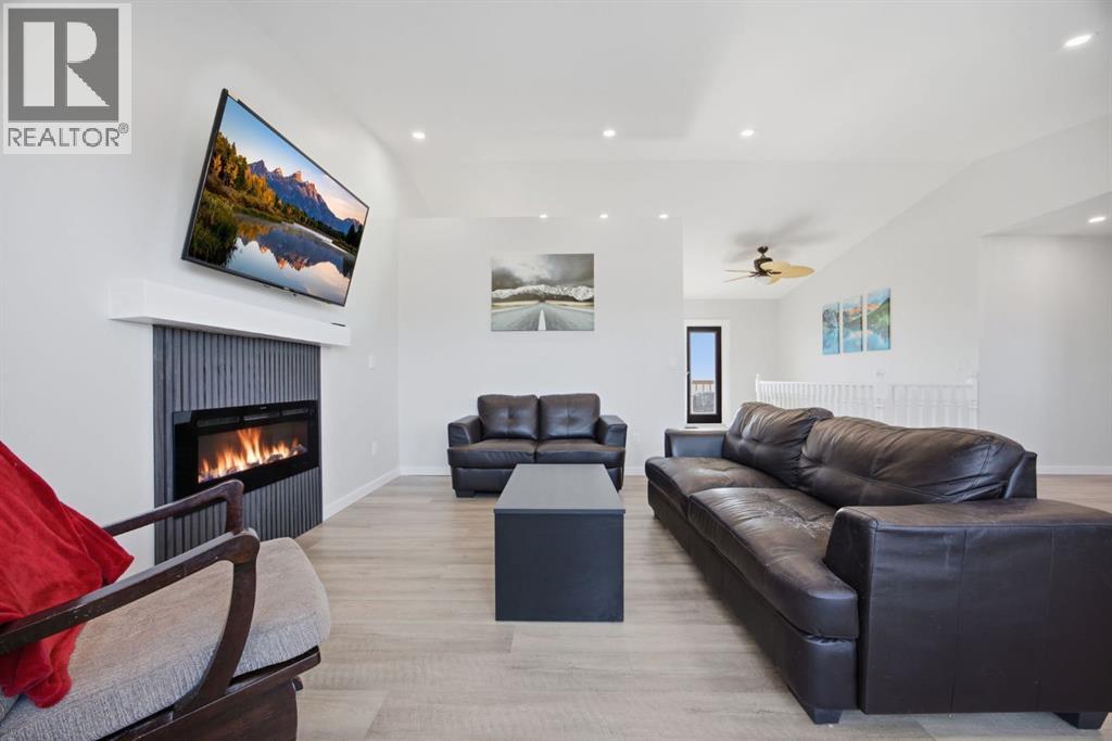 531 PIONEER DRIVE W - 8