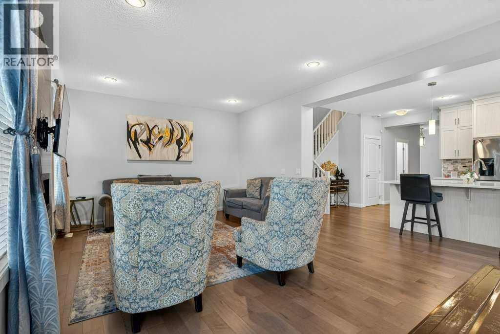 Single Family House for Sale in  Evansglen Circle NW Evanston Calgary 