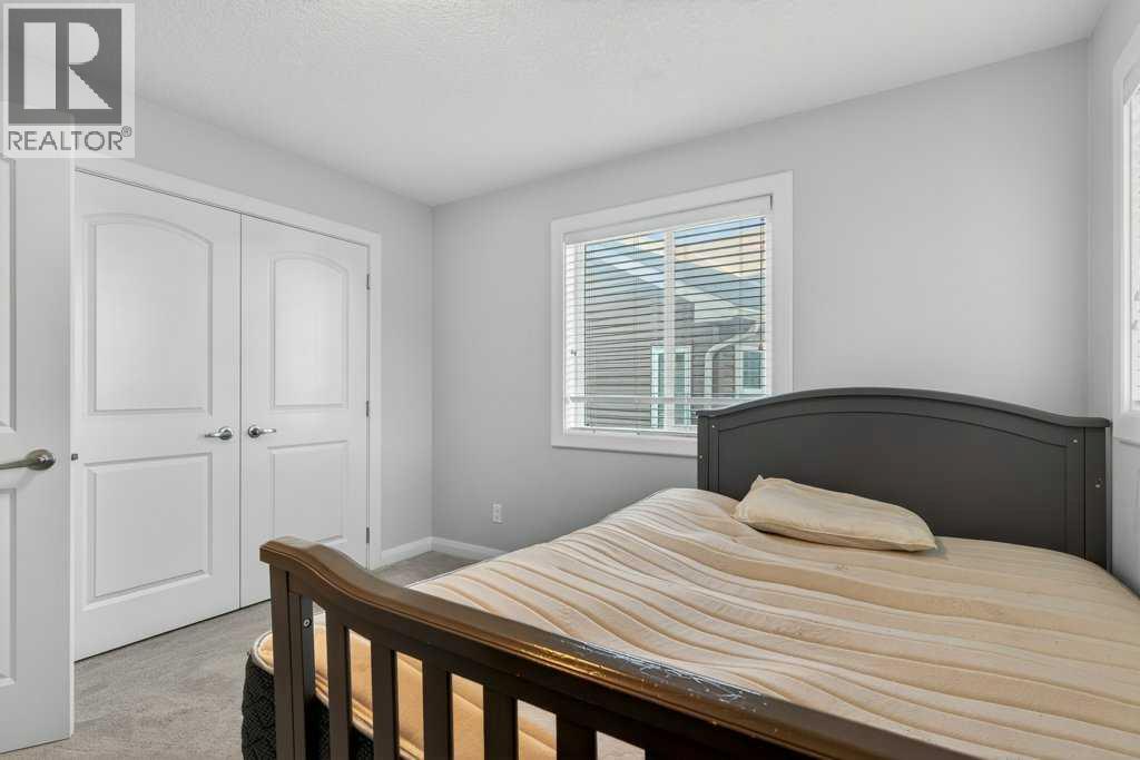 Single Family House for Sale in  Evansglen Circle NW Evanston Calgary 