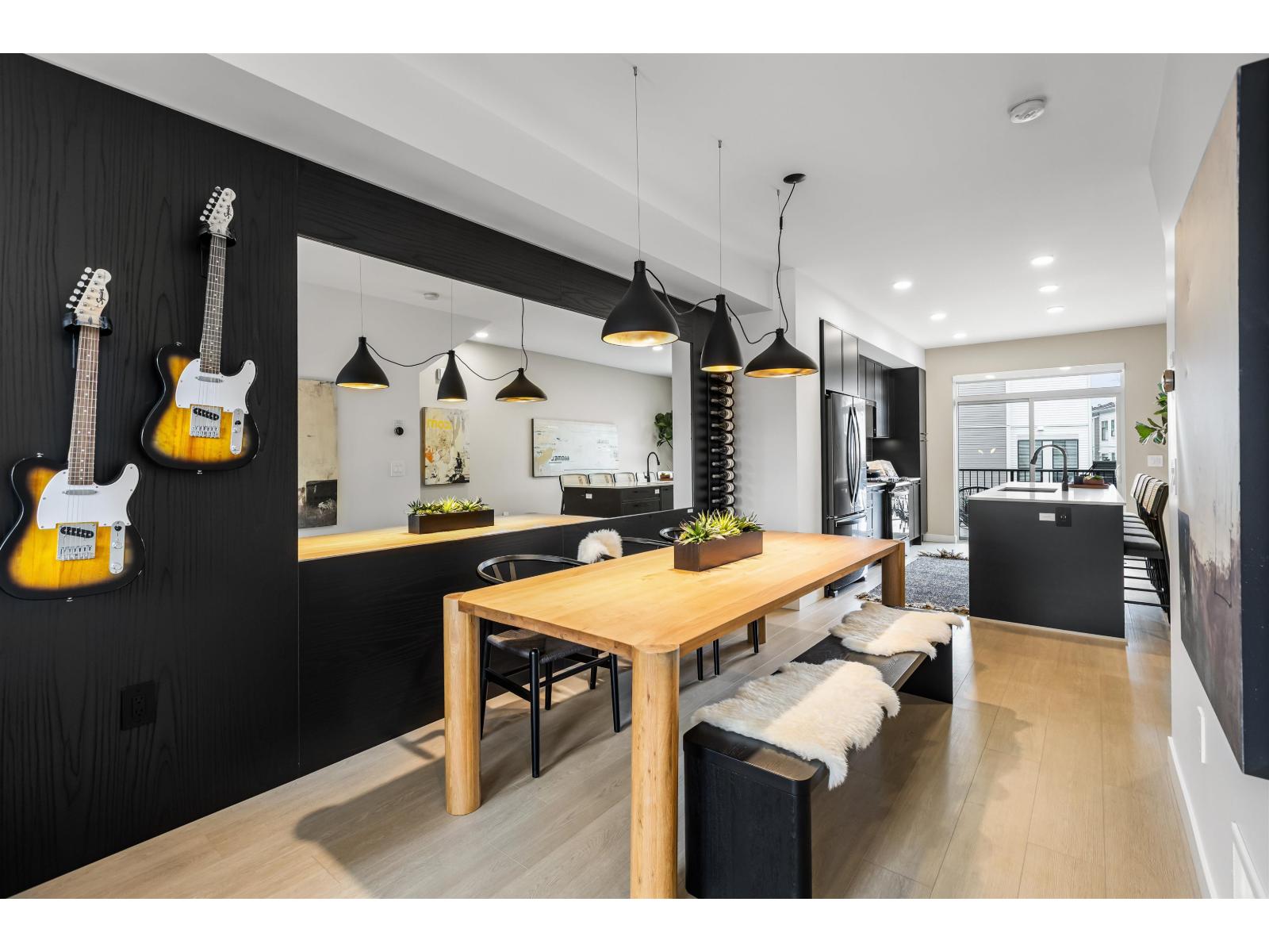 3 2886 MONTROSE AVENUE, Abbotsford