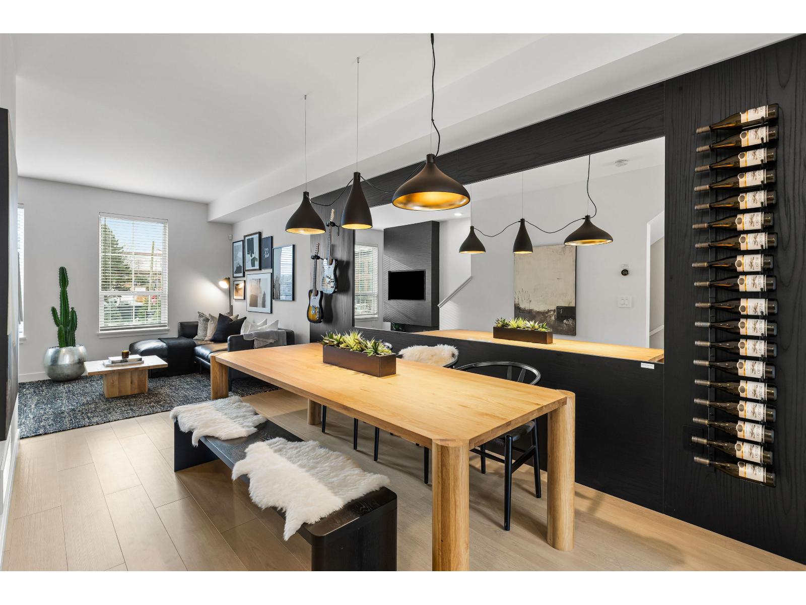 3 2886 MONTROSE AVENUE, Abbotsford