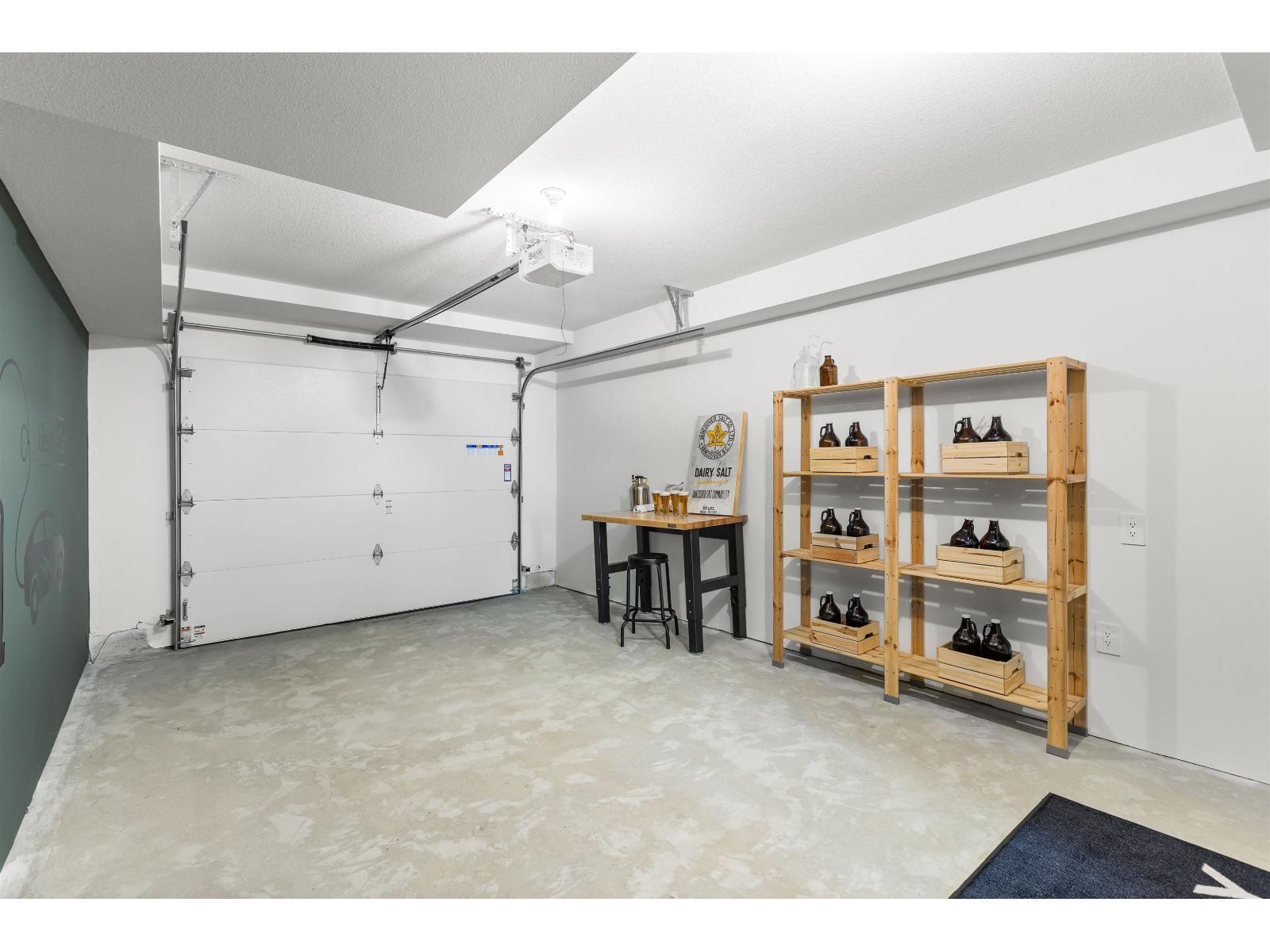 3 2886 MONTROSE AVENUE, Abbotsford