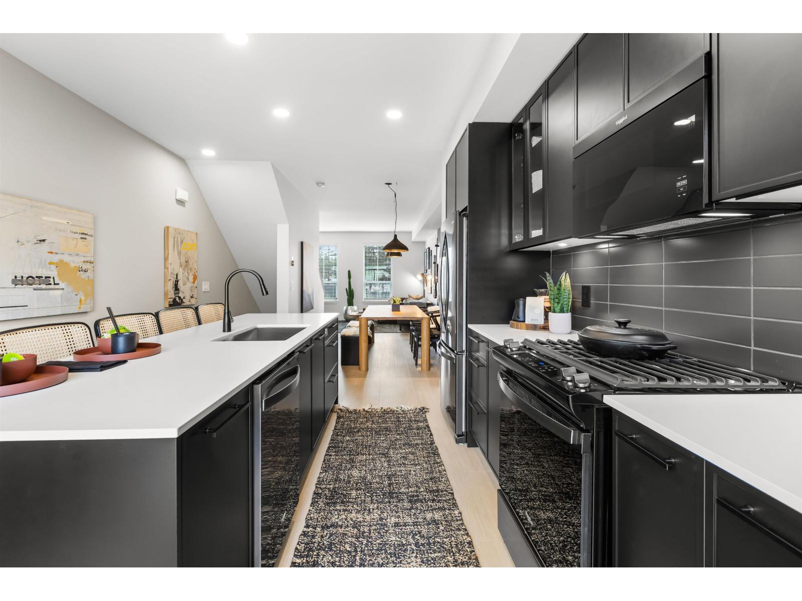 3 2886 MONTROSE AVENUE, Abbotsford