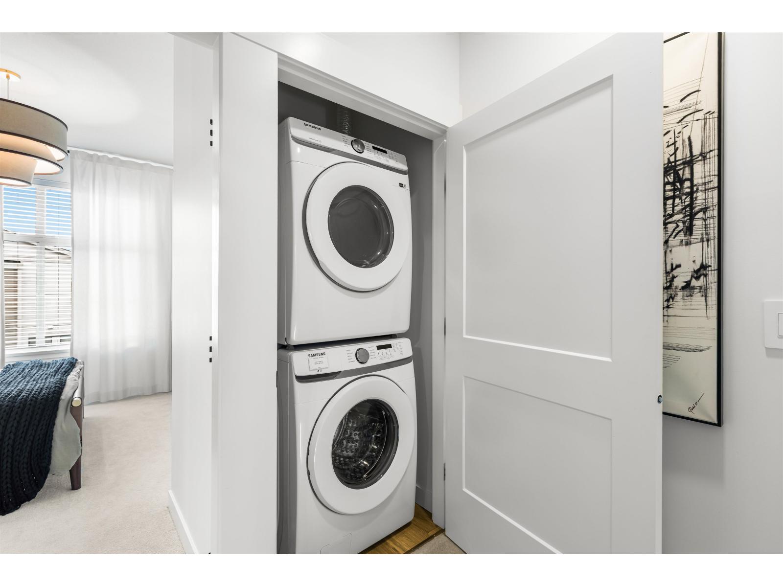 3 2886 MONTROSE AVENUE, Abbotsford