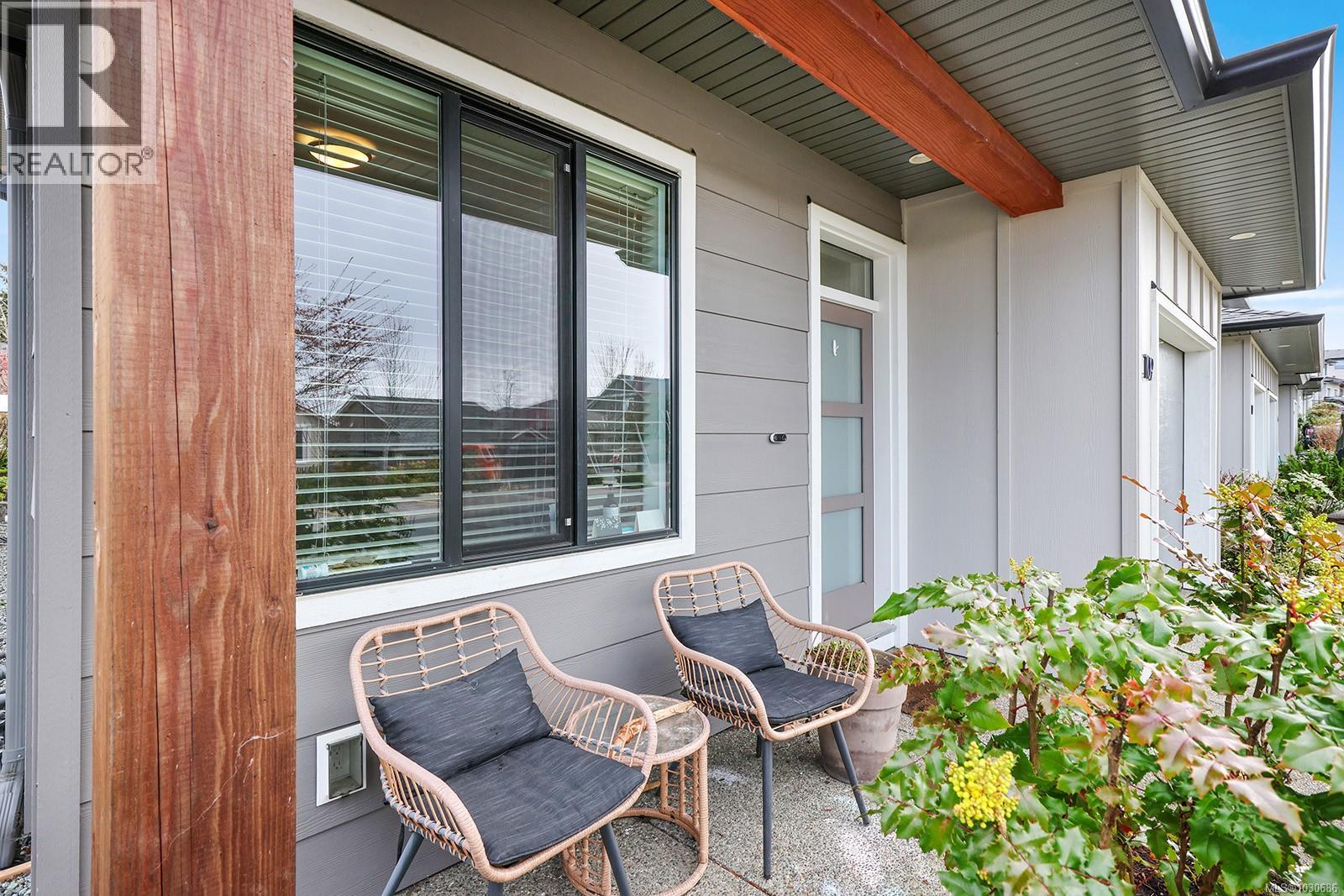 #109 2607 KENDAL AVE - 11