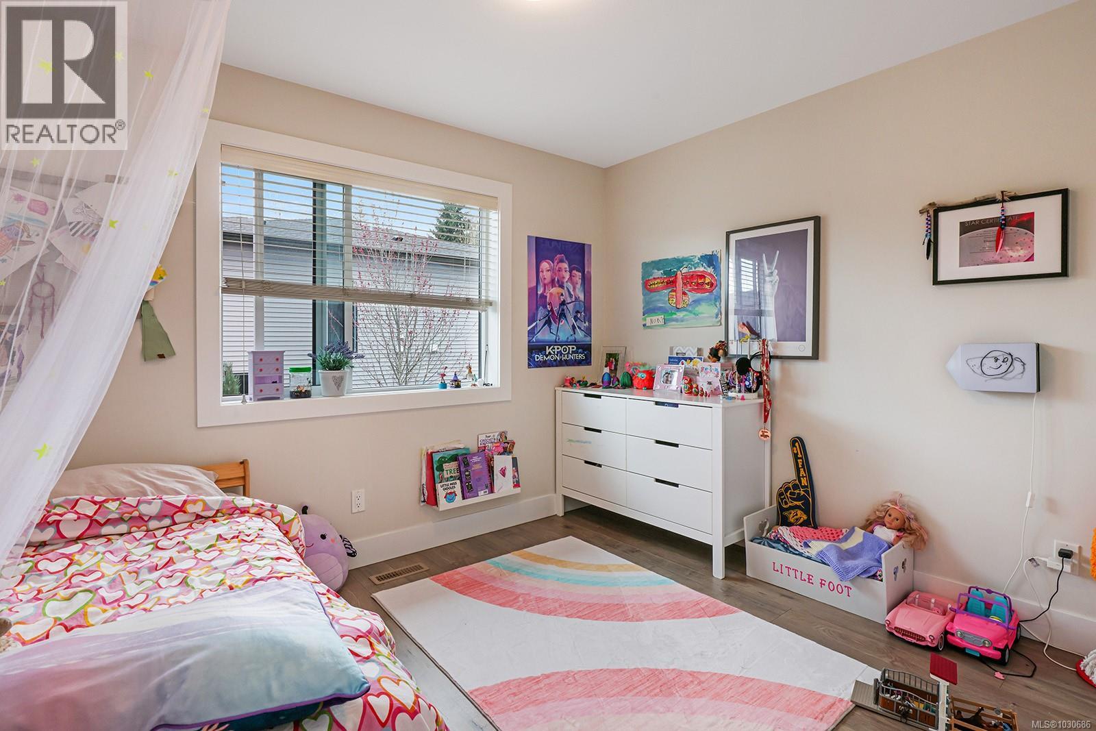 #109 2607 KENDAL AVE - 24