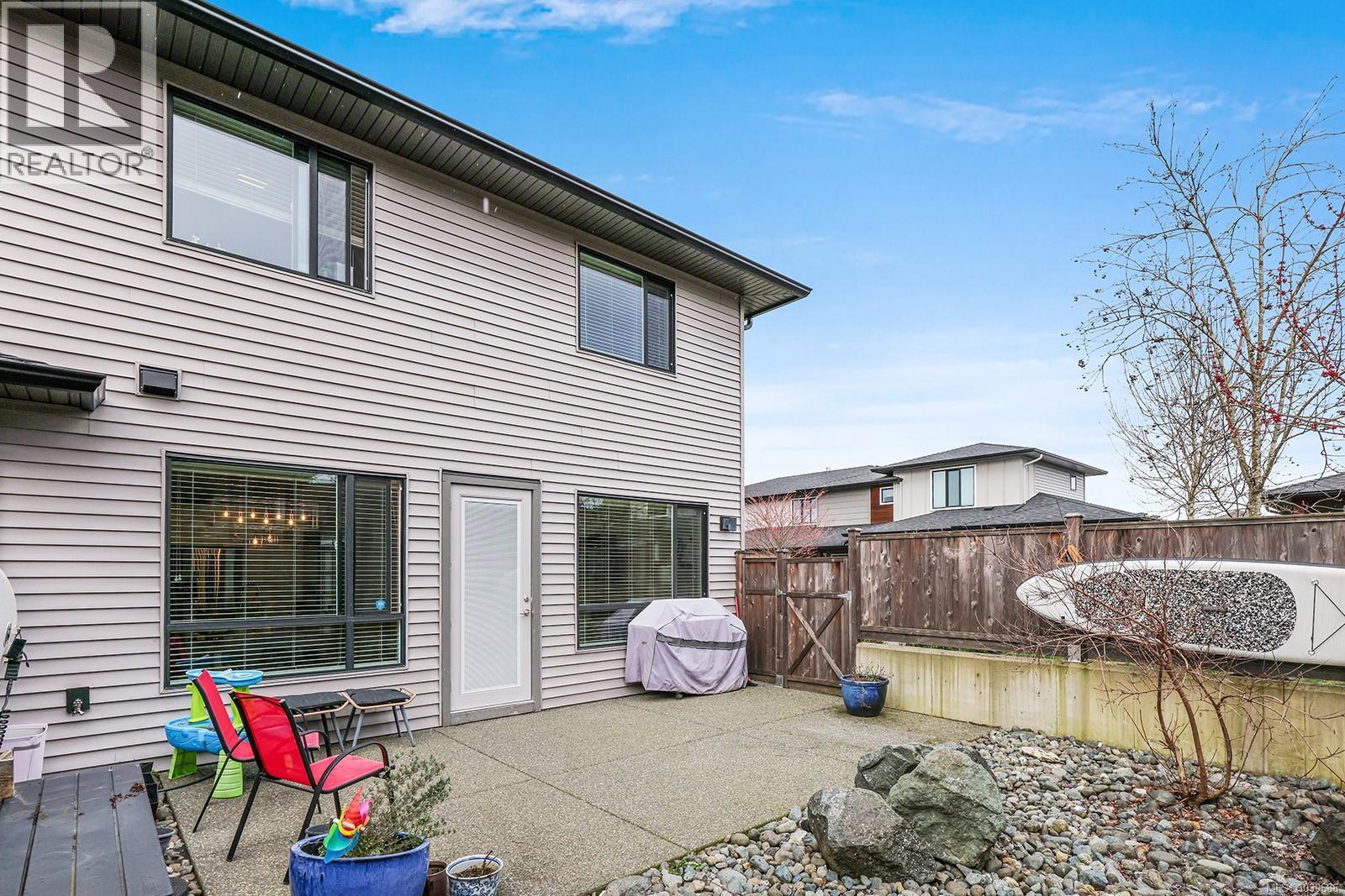 #109 2607 KENDAL AVE - 30