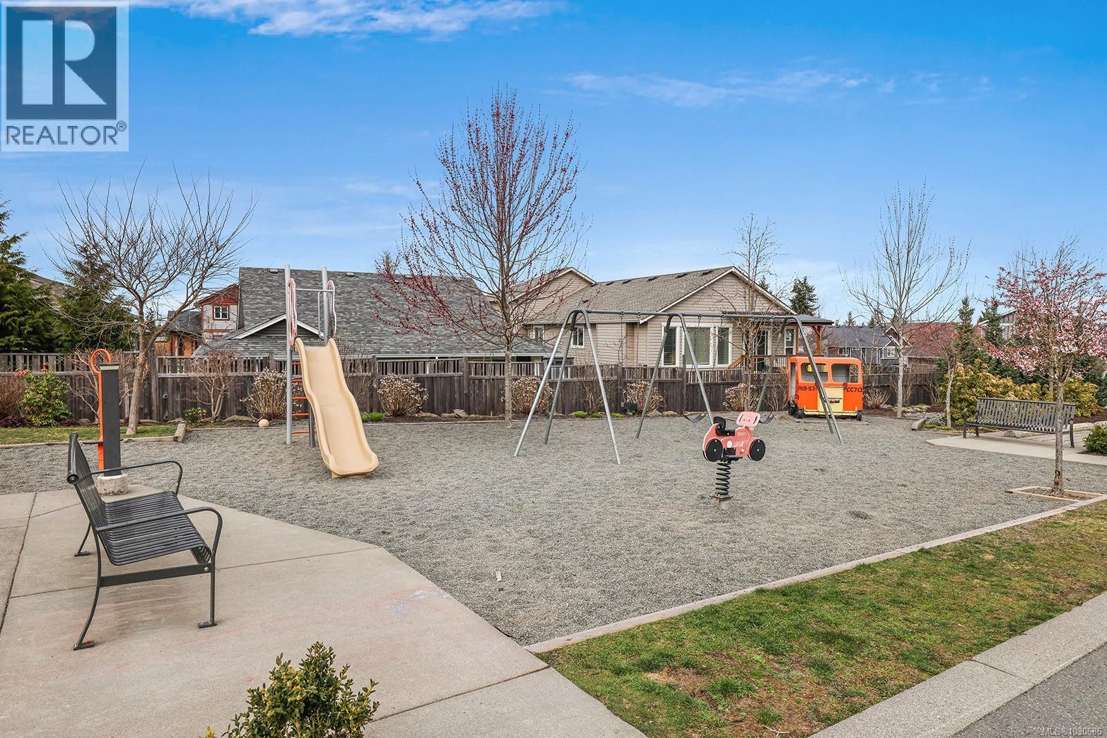 #109 2607 KENDAL AVE - 32