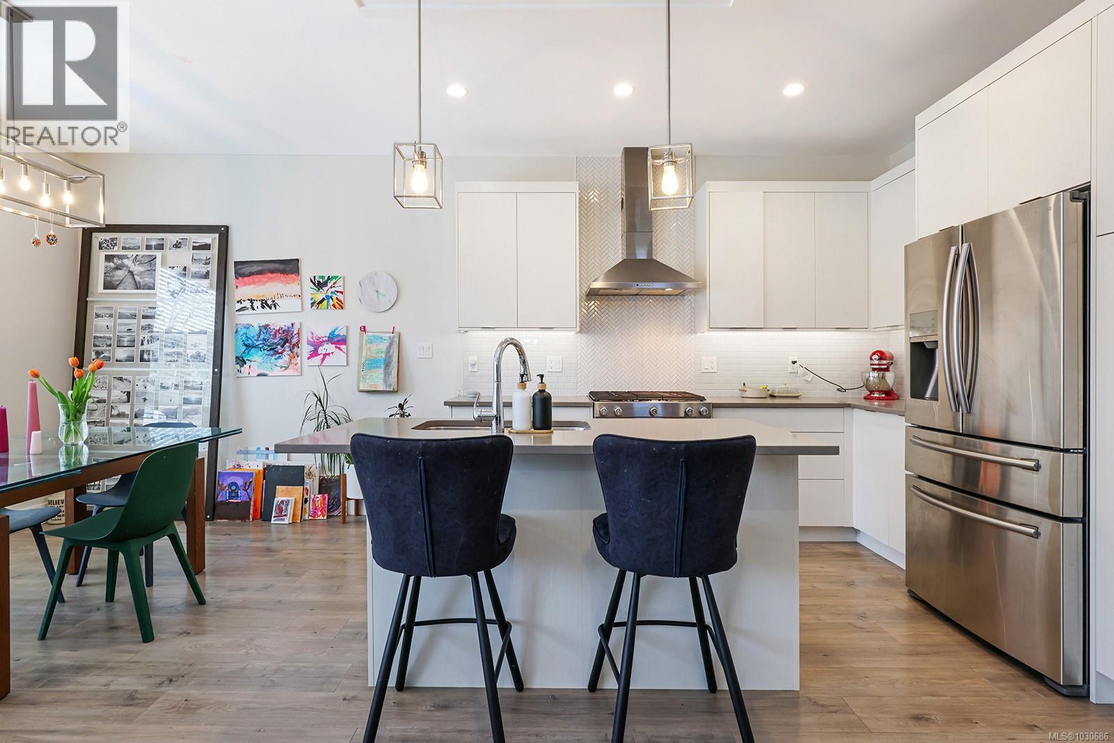 #109 2607 KENDAL AVE - 6