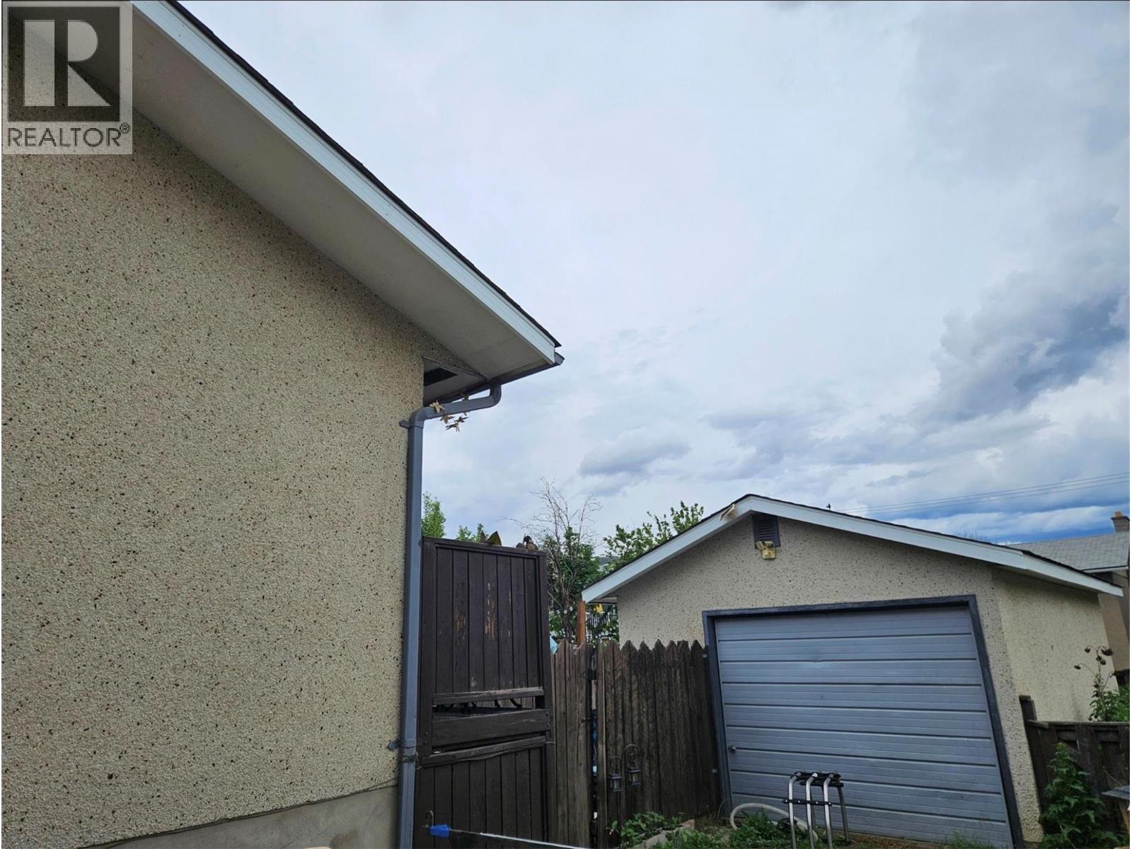 640 | 642 Courtenay Crescent Crescent, Kamloops