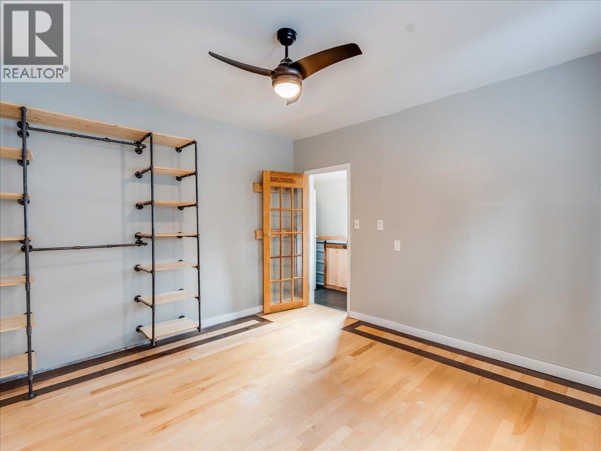 2043 Park Street, Rossland