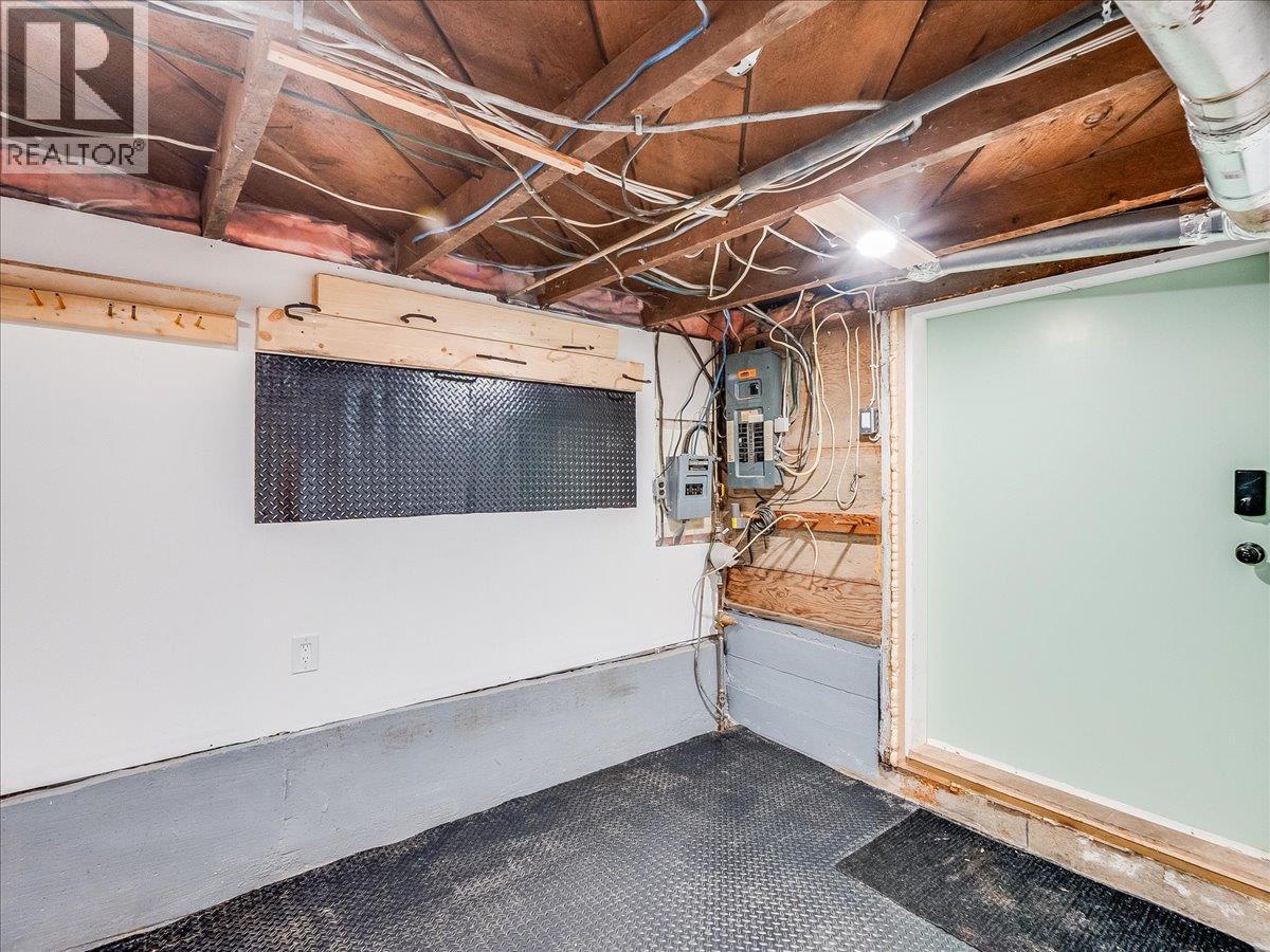 2043 Park Street, Rossland