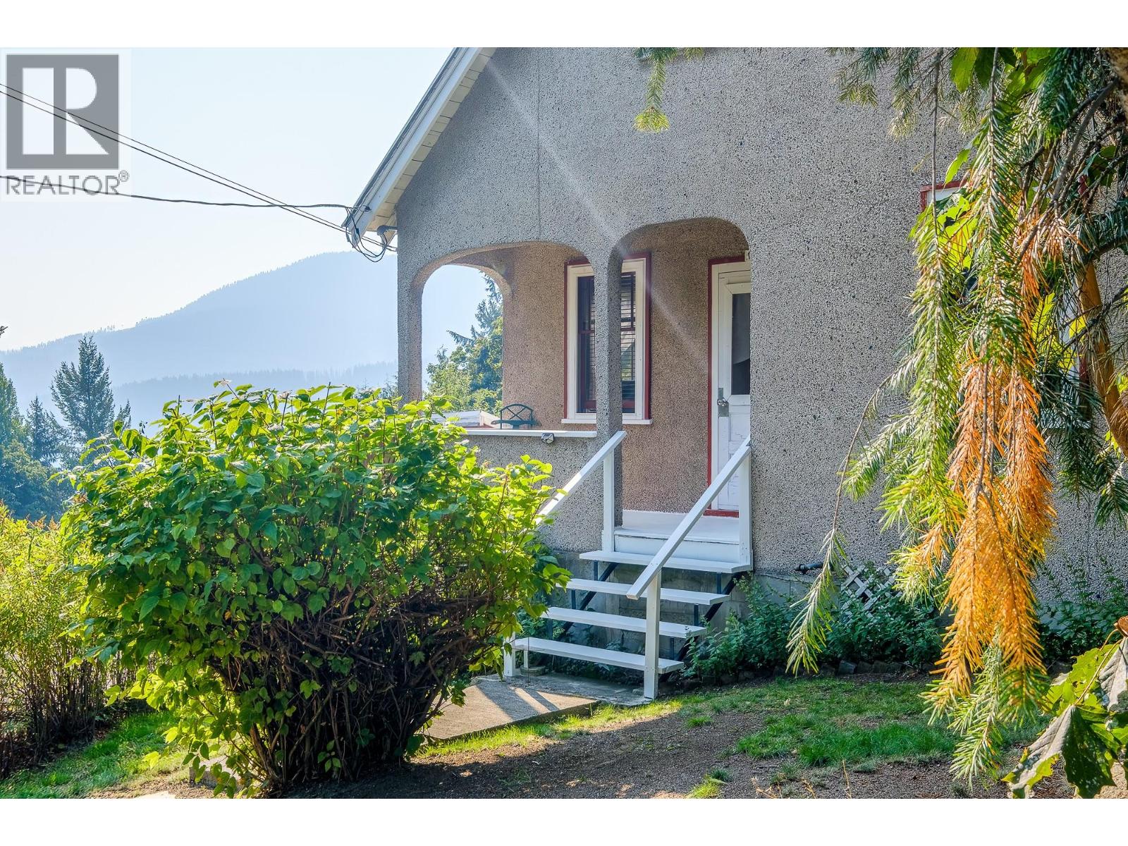 1929 UNION Avenue, Rossland