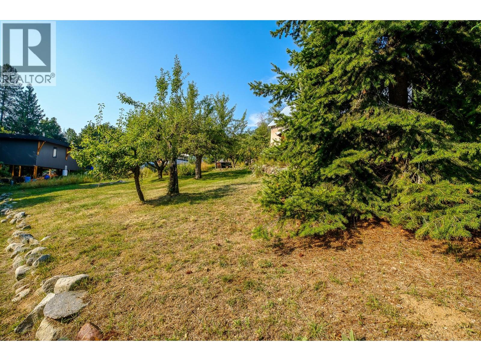 1929 UNION Avenue, Rossland