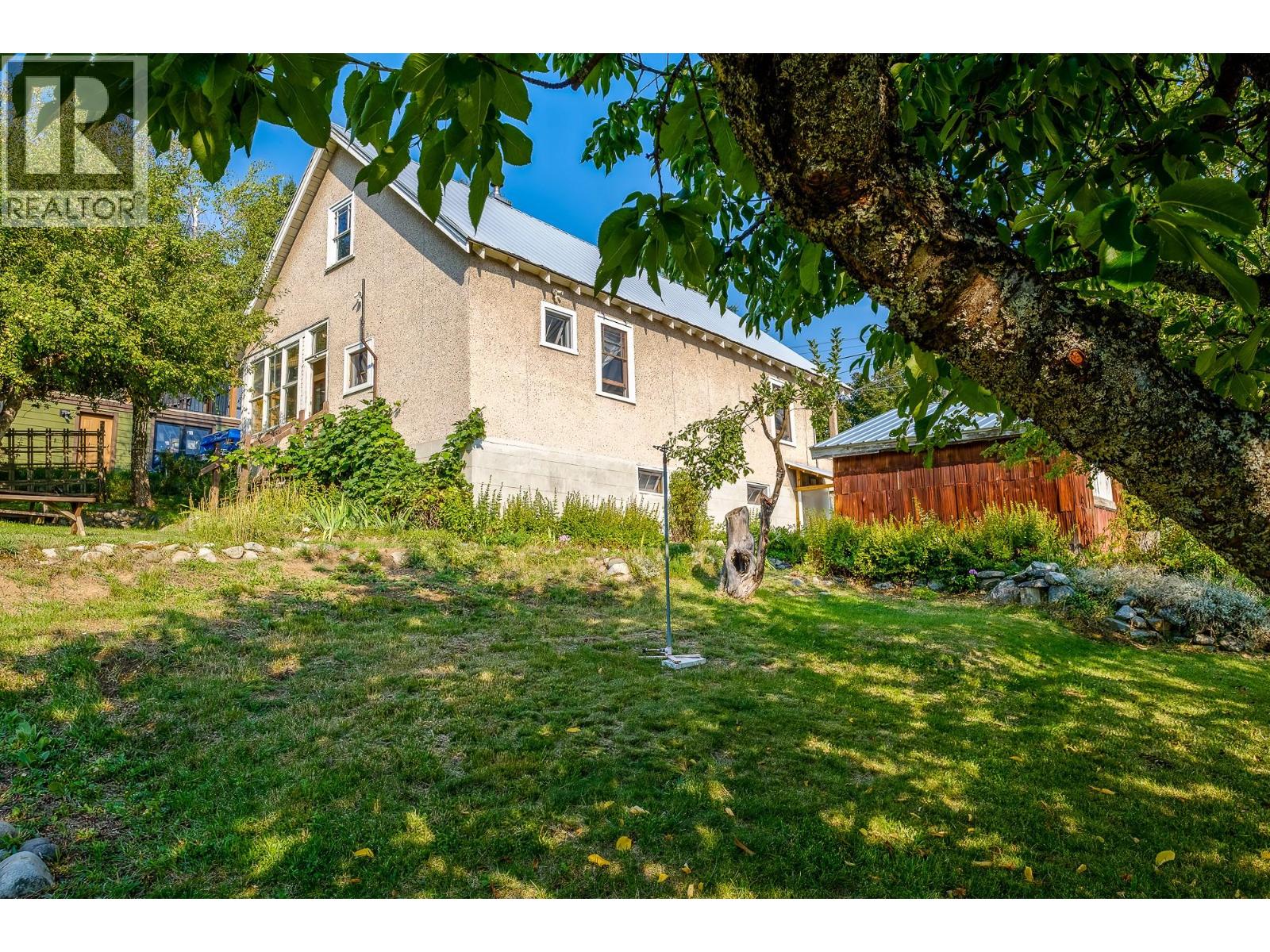 1929 UNION Avenue, Rossland