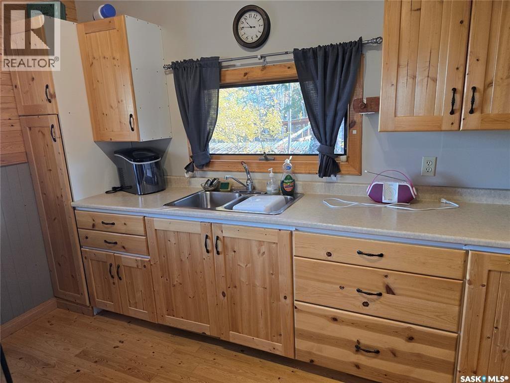 207 PINE DRIVE - 6