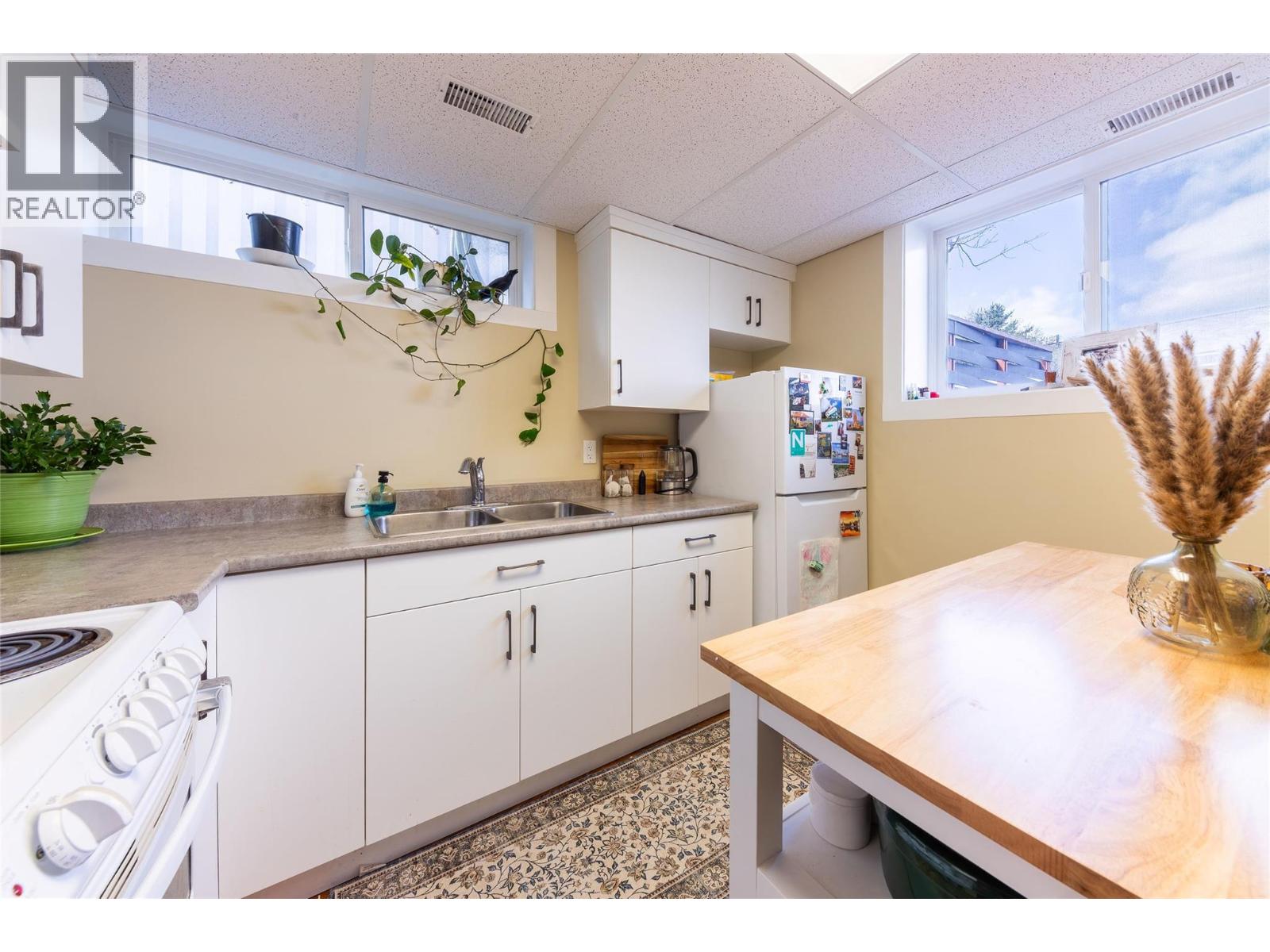 593 TUNSTALL Crescent, Kamloops