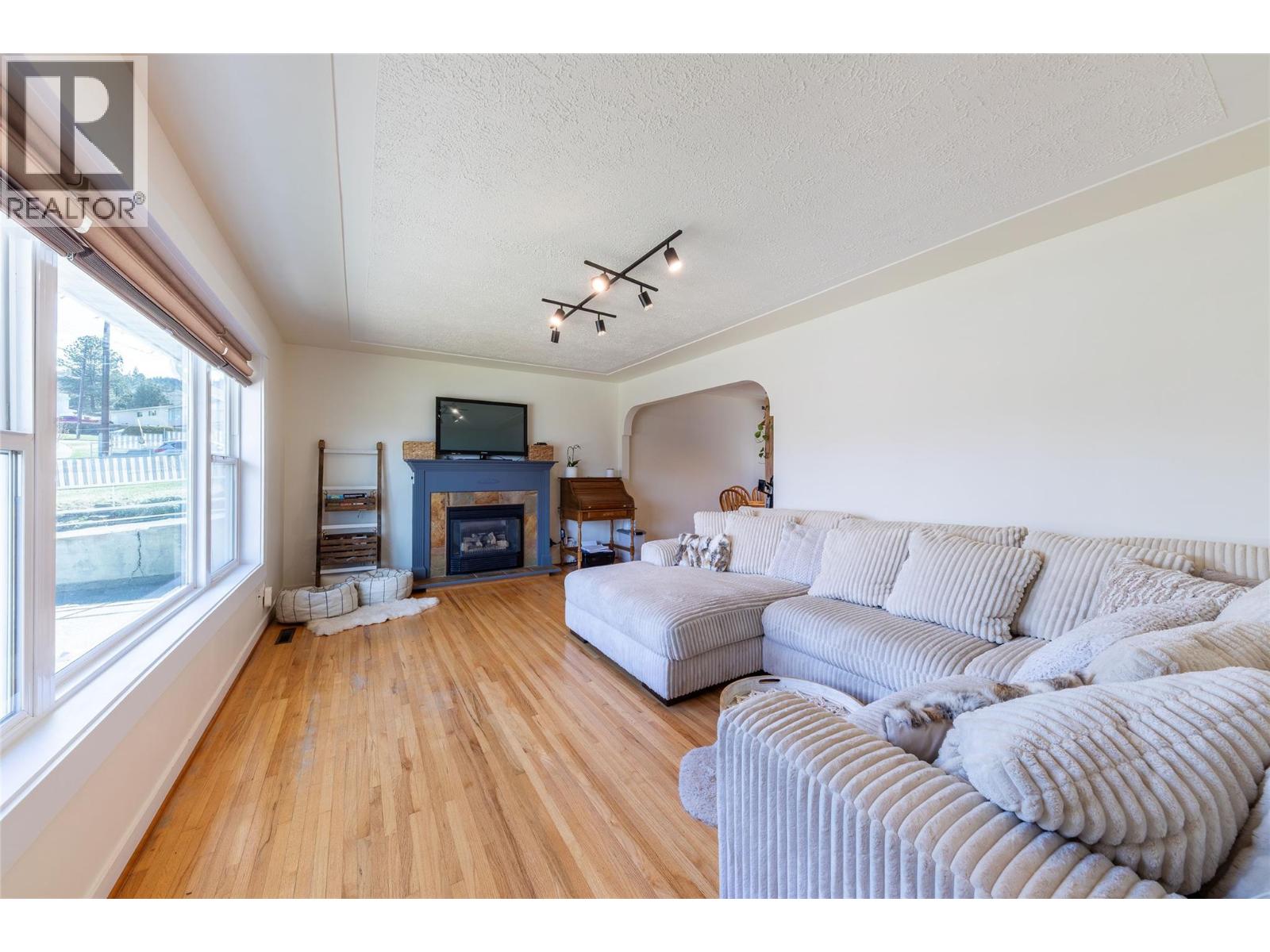 593 TUNSTALL Crescent, Kamloops