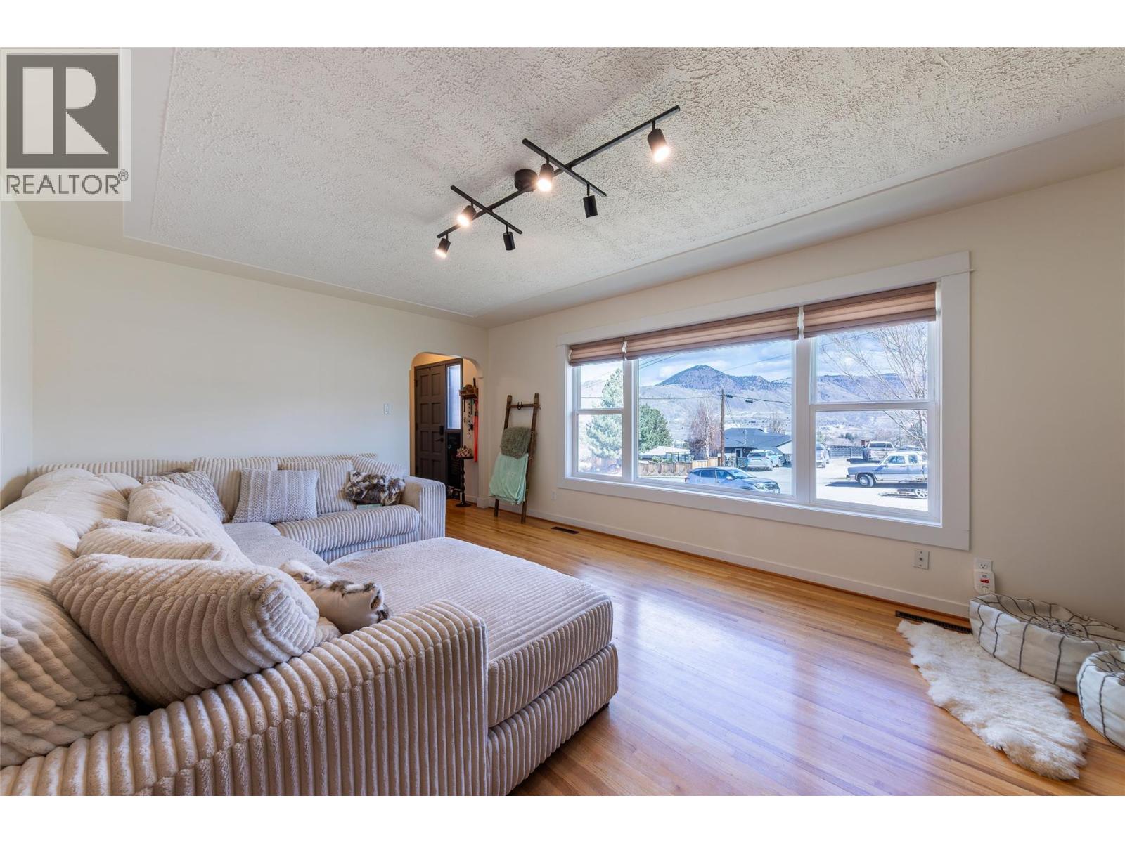 593 TUNSTALL Crescent, Kamloops