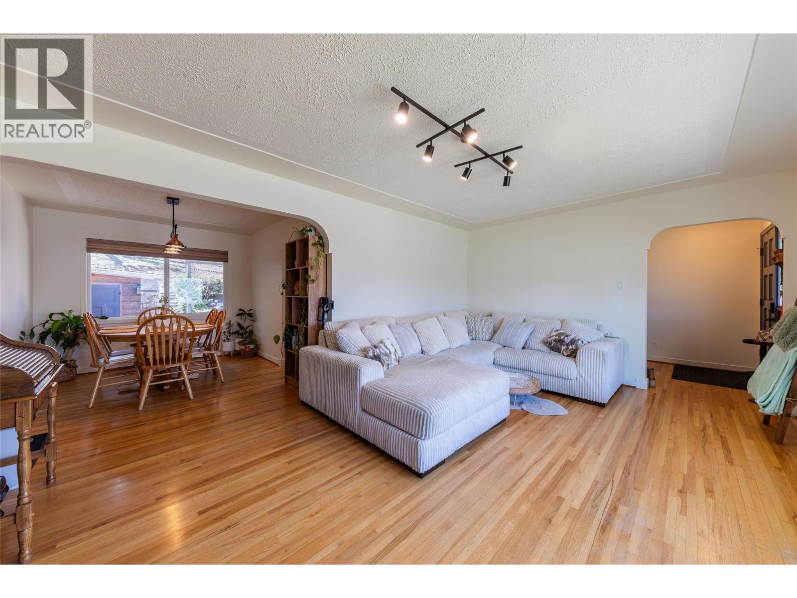 593 TUNSTALL Crescent, Kamloops